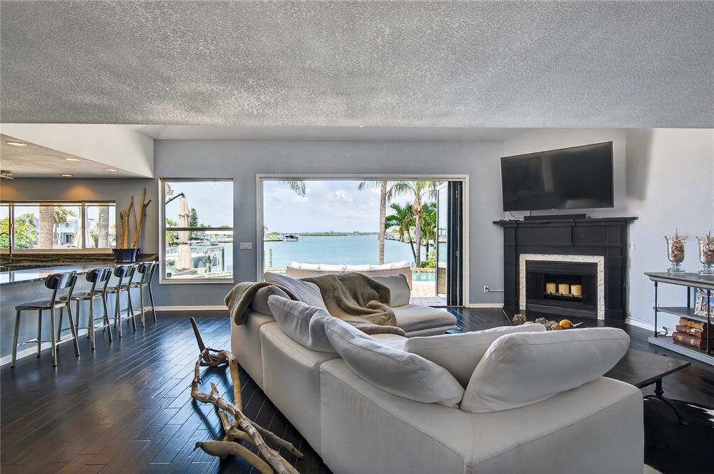 Clearwater Beach, Florida, 33767, United States, 4 Bedrooms Bedrooms, ,3 BathroomsBathrooms,Residential,For Sale,1849731