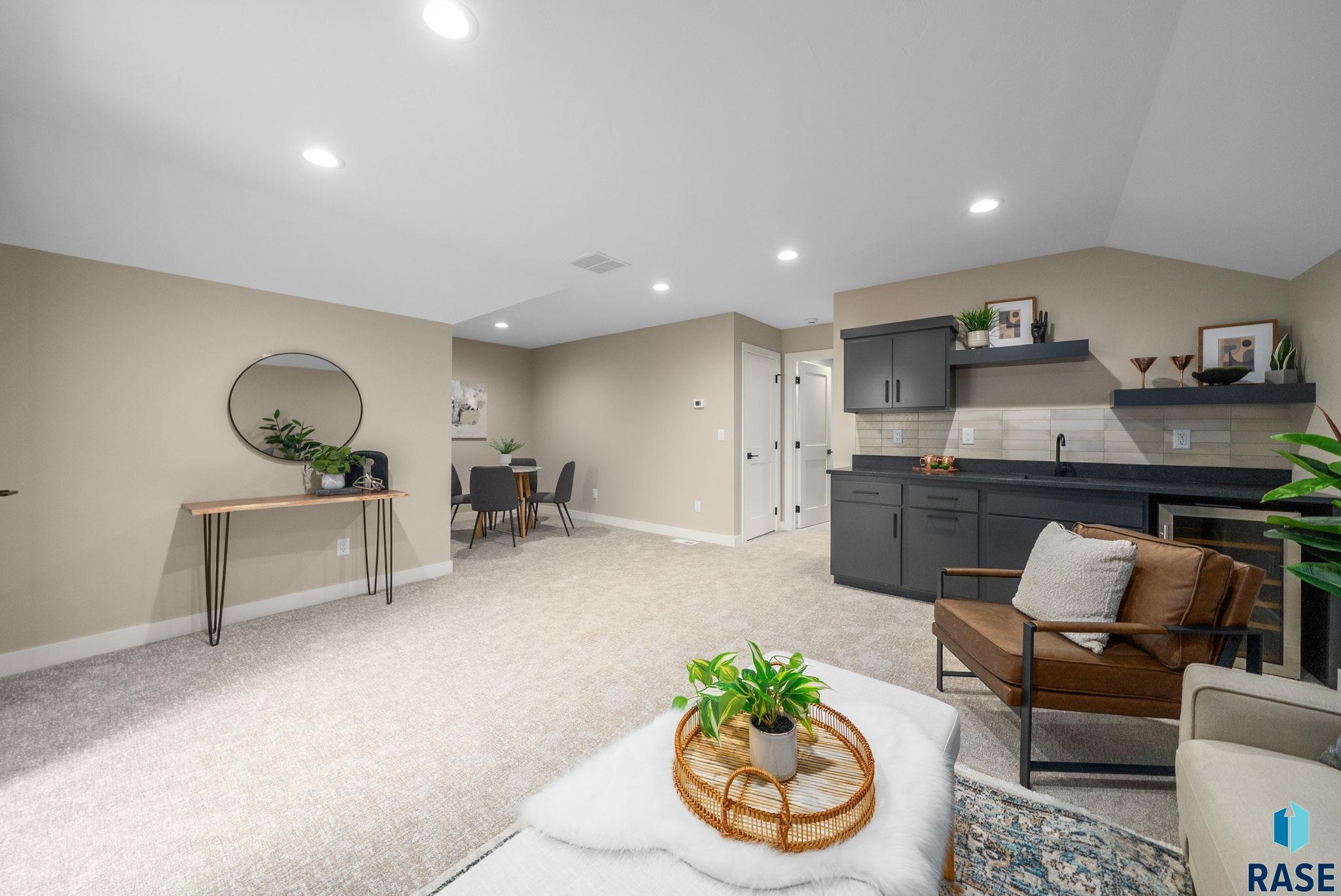 Sioux Falls, South Dakota, 57110, United States, 3 Bedrooms Bedrooms, ,3 BathroomsBathrooms,Residential,For Sale,2005643