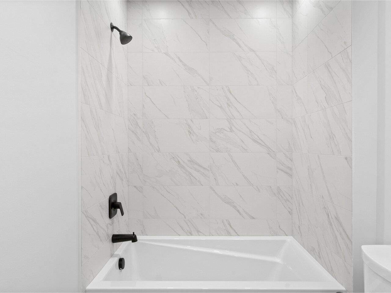 Burlington, Vermont, 05401, United States, 2 Bedrooms Bedrooms, ,1 BathroomBathrooms,Residential,For Sale,1941780