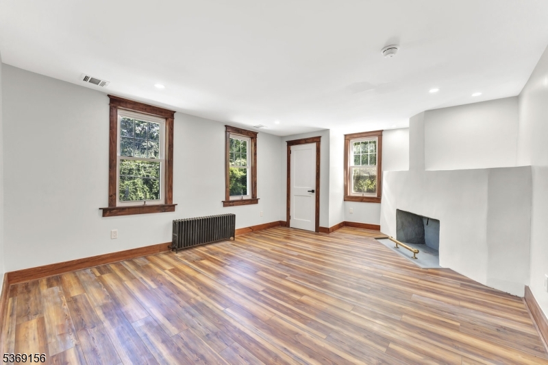 Blairstown Twp., New Jersey, 07825, United States, 4 Bedrooms Bedrooms, ,4 BathroomsBathrooms,Residential,For Sale,1901840