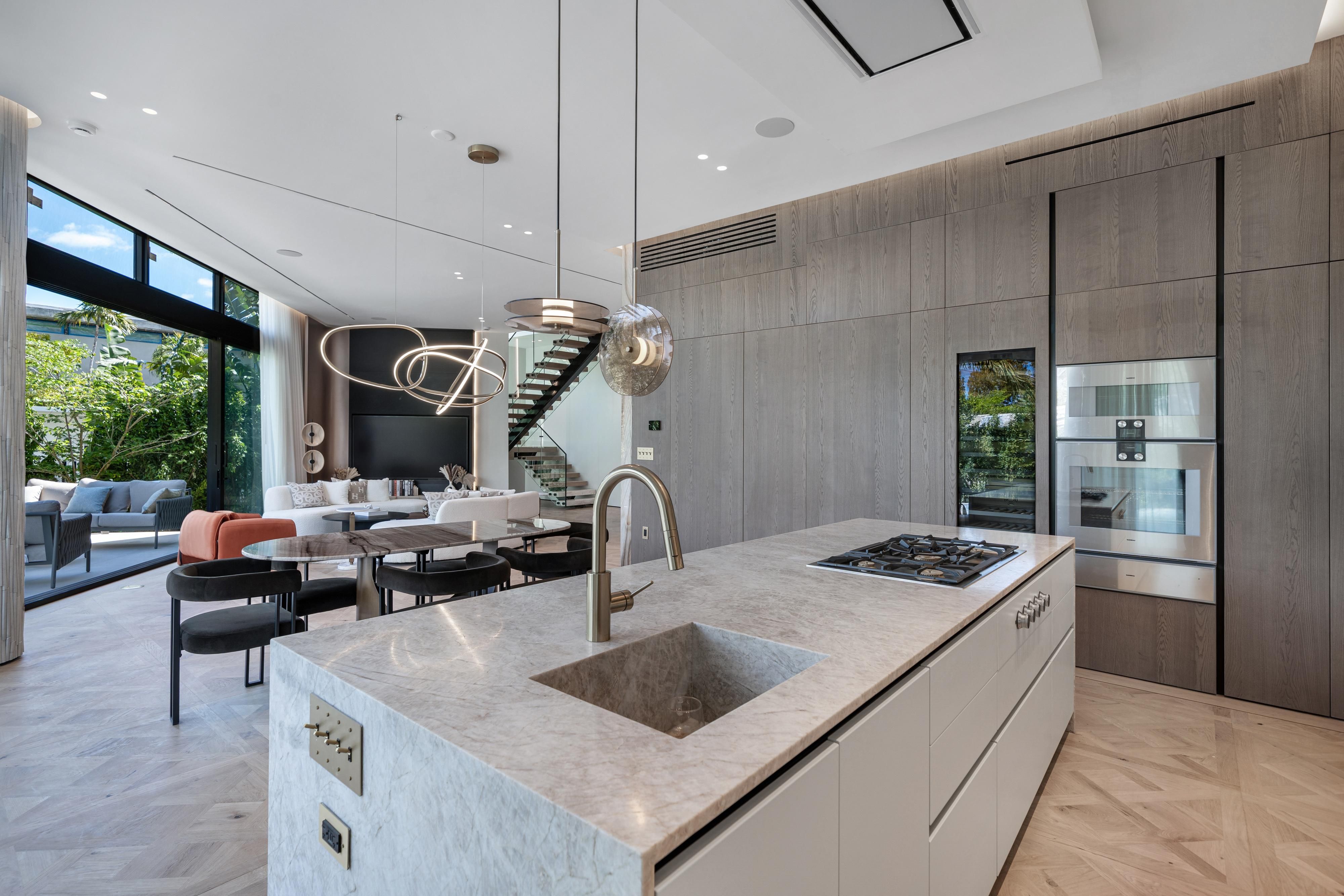  1045 W 47th Ct, Miami Beach, FL, 33140 - 物件實景