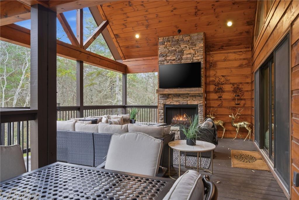 Morganton, Georgia, 30560, United States, 3 Bedrooms Bedrooms, ,2 BathroomsBathrooms,Residential,For Sale,2006455