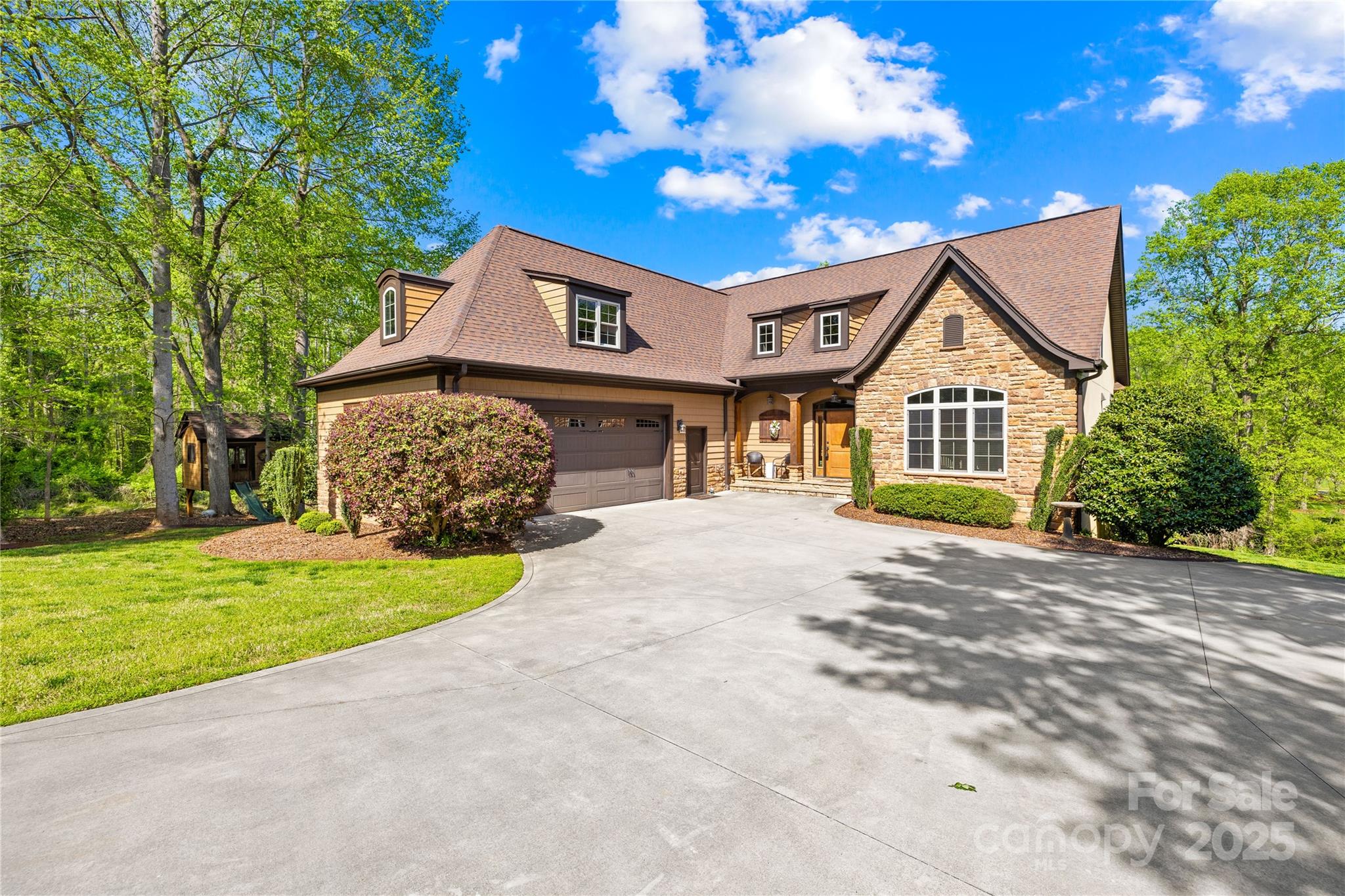 Shelby, North Carolina, 28150, United States, 3 Bedrooms Bedrooms, ,5 BathroomsBathrooms,Residential,For Sale,1777934