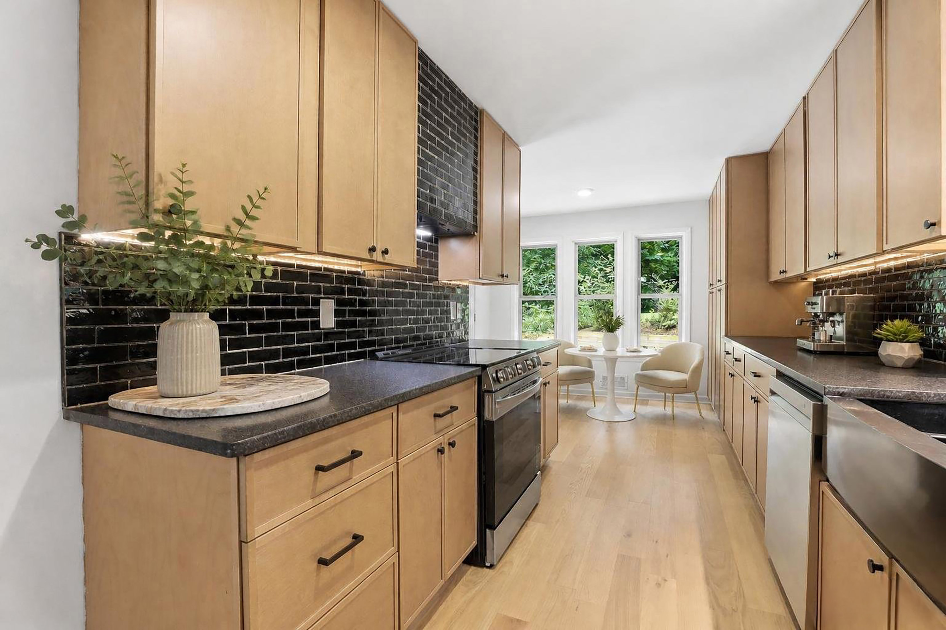  Picture Perfect Home Embodies Mid-century Elegance and Charm - 物件實景