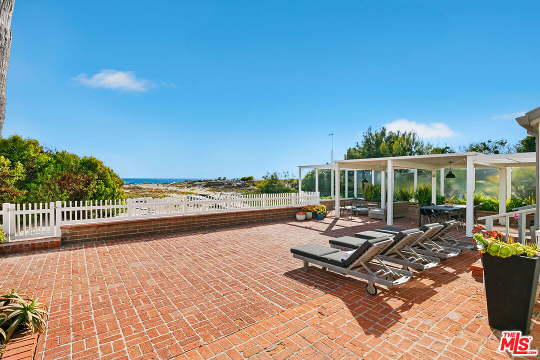 Malibu, California, 90265, United States, 4 Bedrooms Bedrooms, ,4 BathroomsBathrooms,Residential,For Sale,1840661