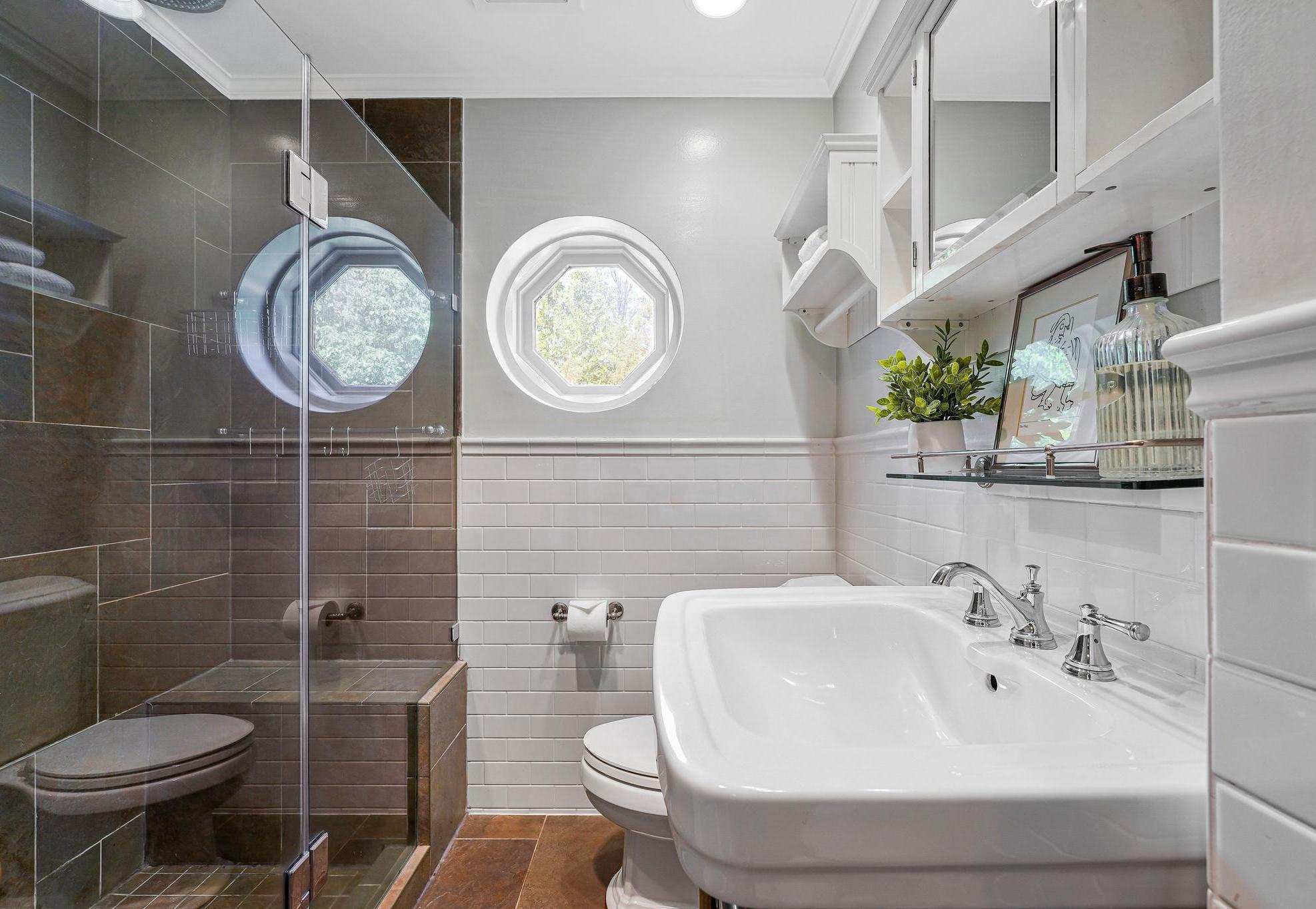  8601 Mount Zephyr Drive, Alexandria, VA, 22309 - 物件實景