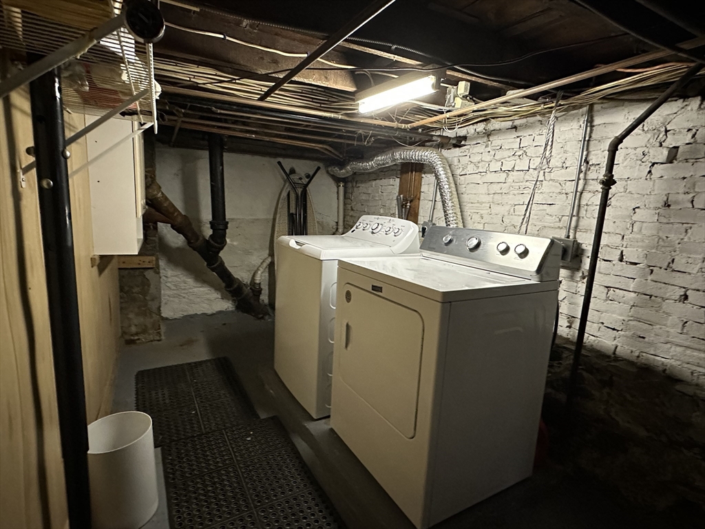 Cambridge, Massachusetts, 02141, United States, 5 Bedrooms Bedrooms, ,3 BathroomsBathrooms,Residential,For Sale,1752513
