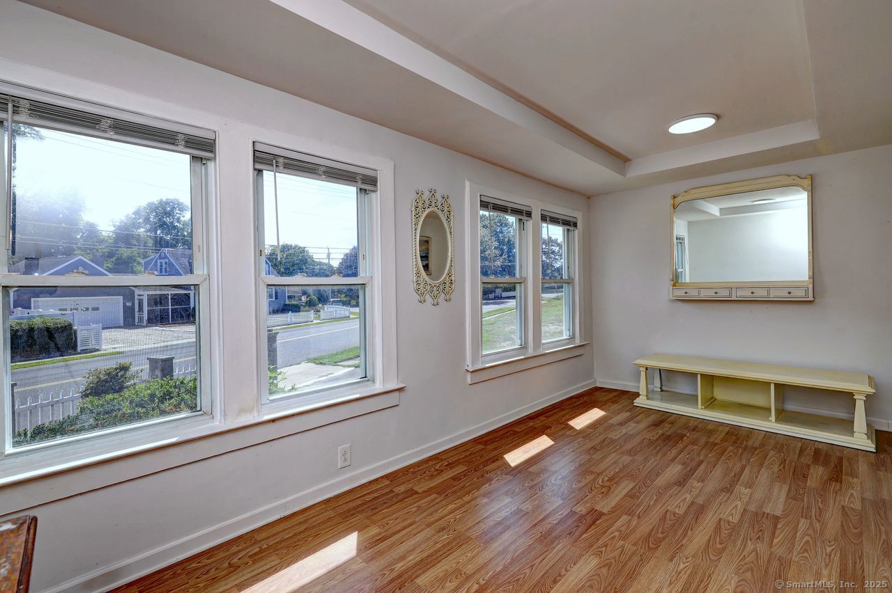 Milford, Connecticut, 06461, United States, 5 Bedrooms Bedrooms, ,2 BathroomsBathrooms,Residential,For Sale,1949907