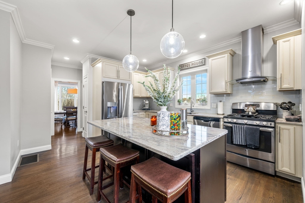 Salem, Massachusetts, 01970, United States, 4 Bedrooms Bedrooms, ,3 BathroomsBathrooms,Residential,For Sale,2002107