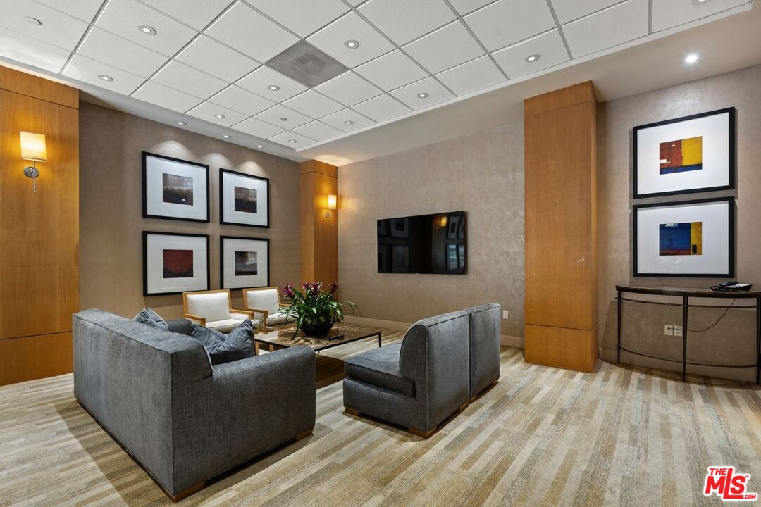 Los Angeles, California, 90024, United States, 2 Bedrooms Bedrooms, ,2 BathroomsBathrooms,Residential,For Sale,1901697