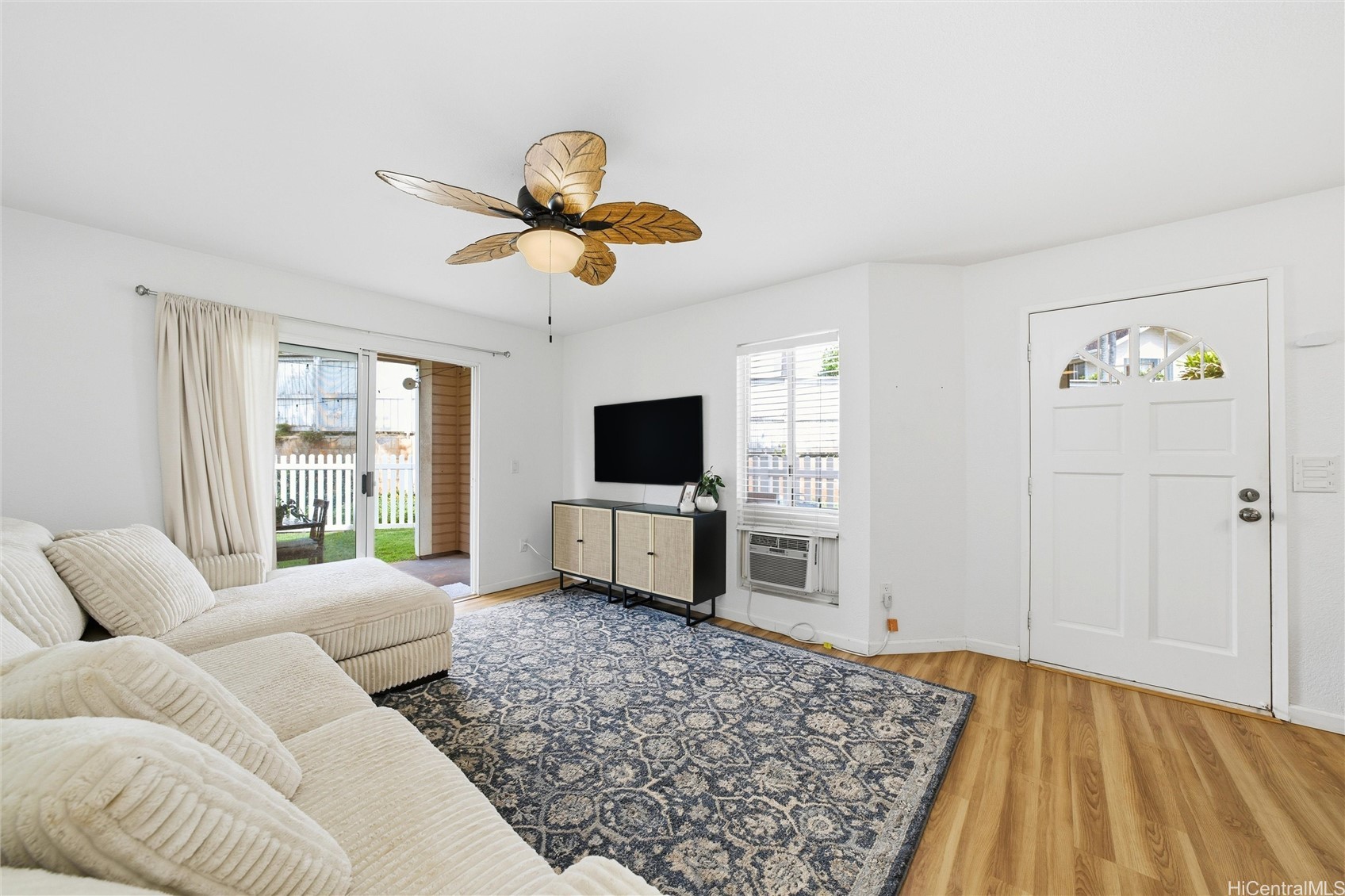 Waipahu, Hawaii, 96797, United States, 2 Bedrooms Bedrooms, ,2 BathroomsBathrooms,Residential,For Sale,1988168