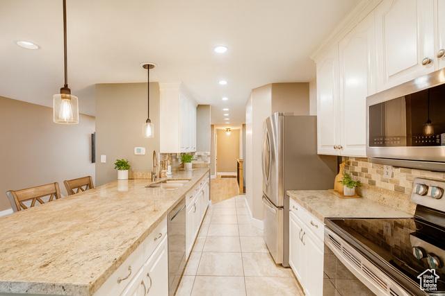 Murray, Utah, 84107, United States, 2 Bedrooms Bedrooms, ,2 BathroomsBathrooms,Residential,For Sale,1976444