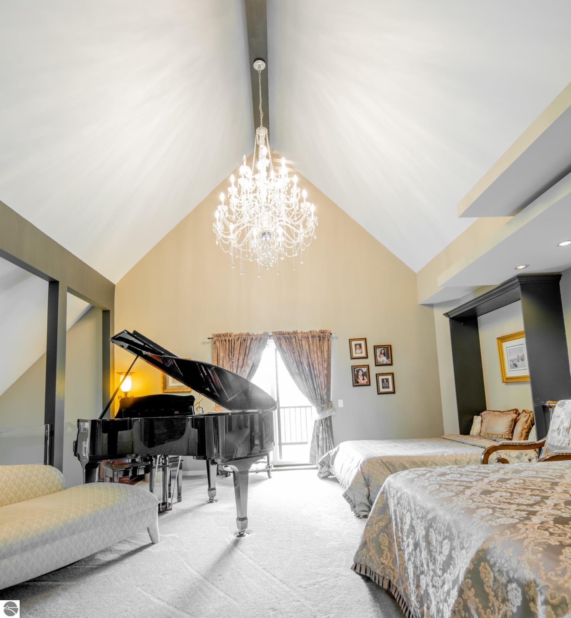 Bellaire, Michigan, 49615, United States, 4 Bedrooms Bedrooms, ,2 BathroomsBathrooms,Residential,For Sale,1938366