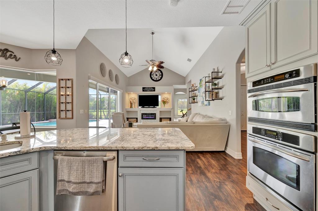 Bradenton, Florida, 34212, United States, 3 Bedrooms Bedrooms, ,4 BathroomsBathrooms,Residential,For Sale,1910869