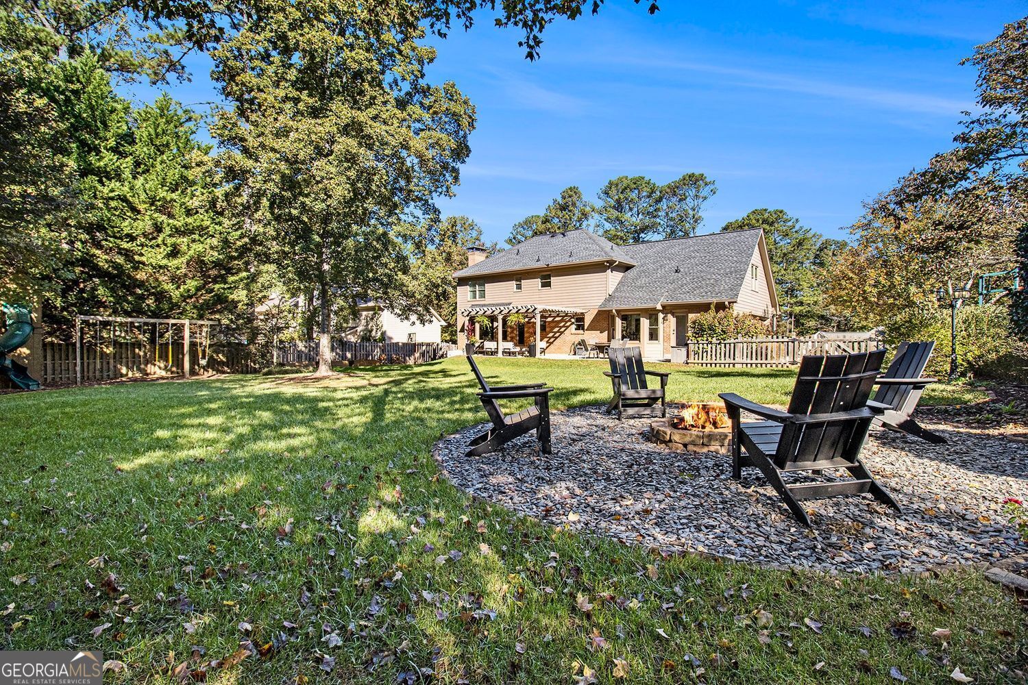 Alpharetta, Georgia, 30004, United States, 4 Bedrooms Bedrooms, ,3 BathroomsBathrooms,Residential,For Sale,1968344