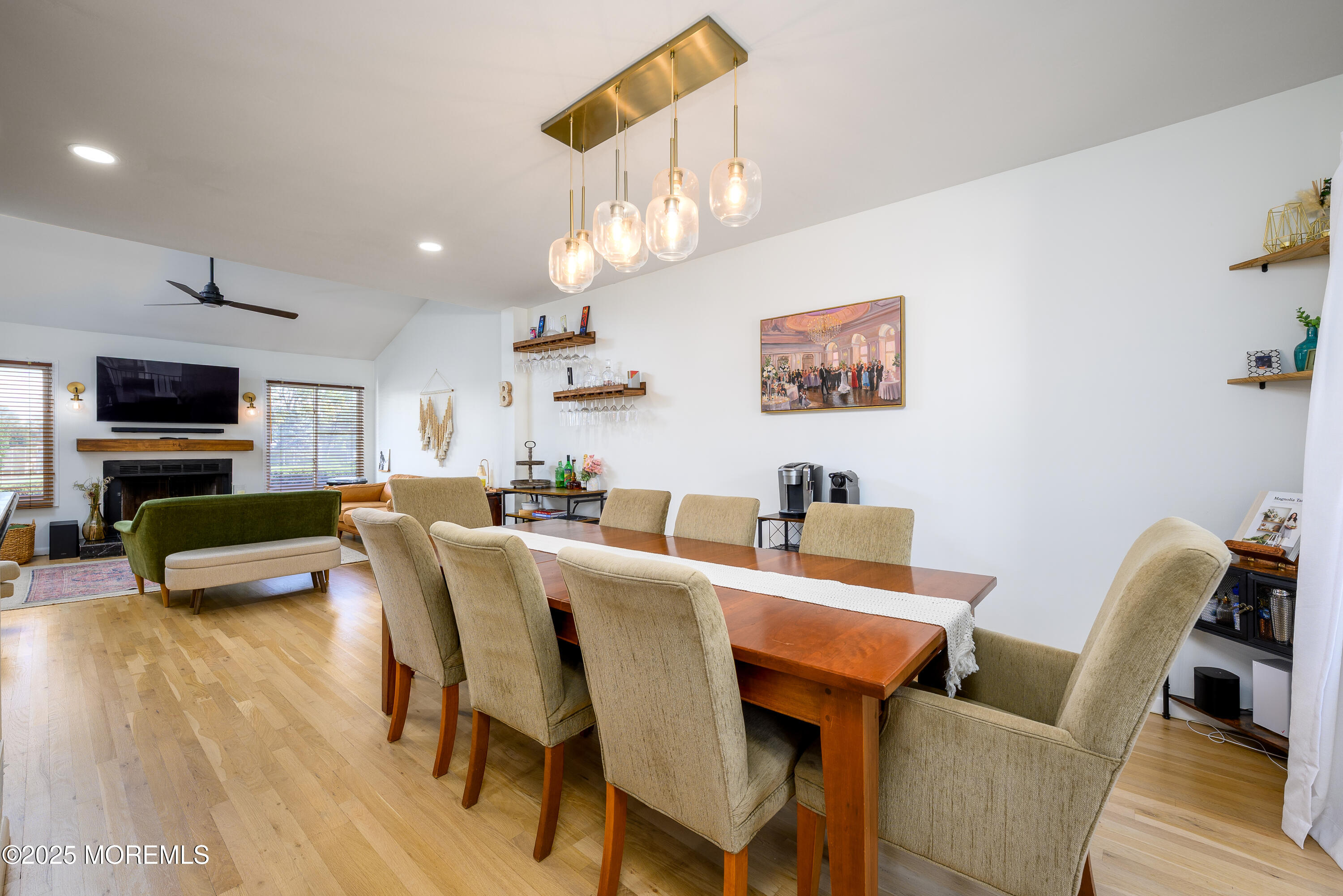 Red Bank, New Jersey, 07701, United States, 2 Bedrooms Bedrooms, ,3 BathroomsBathrooms,Residential,For Sale,1970602