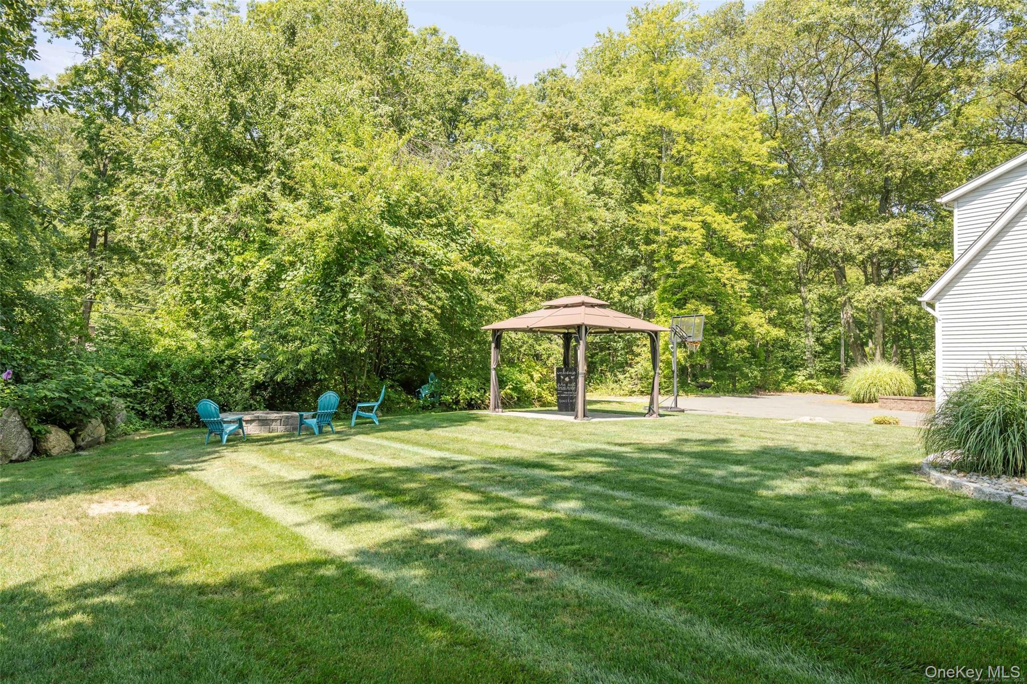 Call Listing Agent, New York, 06812, United States, 4 Bedrooms Bedrooms, ,3 BathroomsBathrooms,Residential,For Sale,1940931