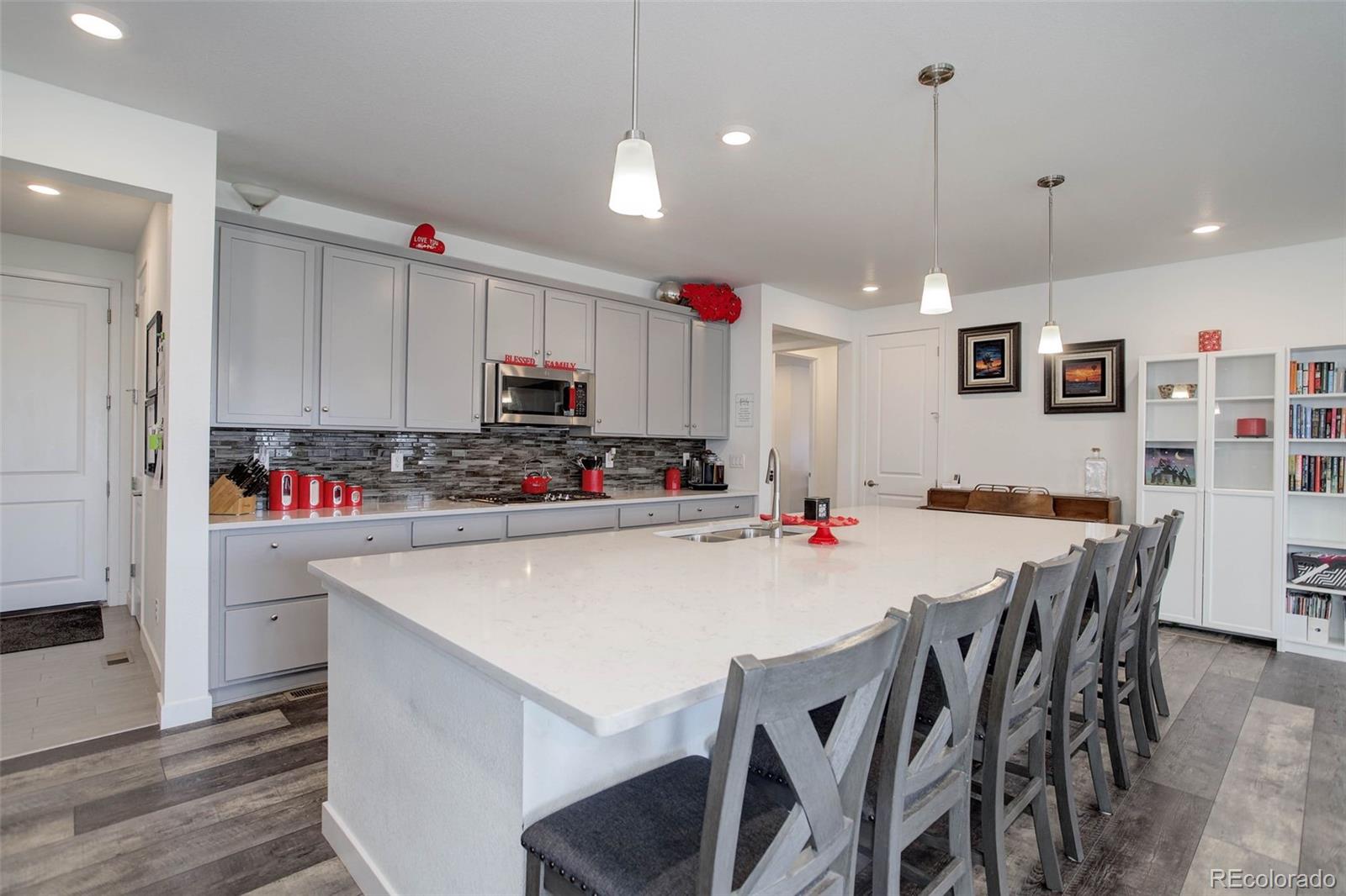 Aurora, Colorado, 80016, United States, 5 Bedrooms Bedrooms, ,2 BathroomsBathrooms,Residential,For Sale,1819057