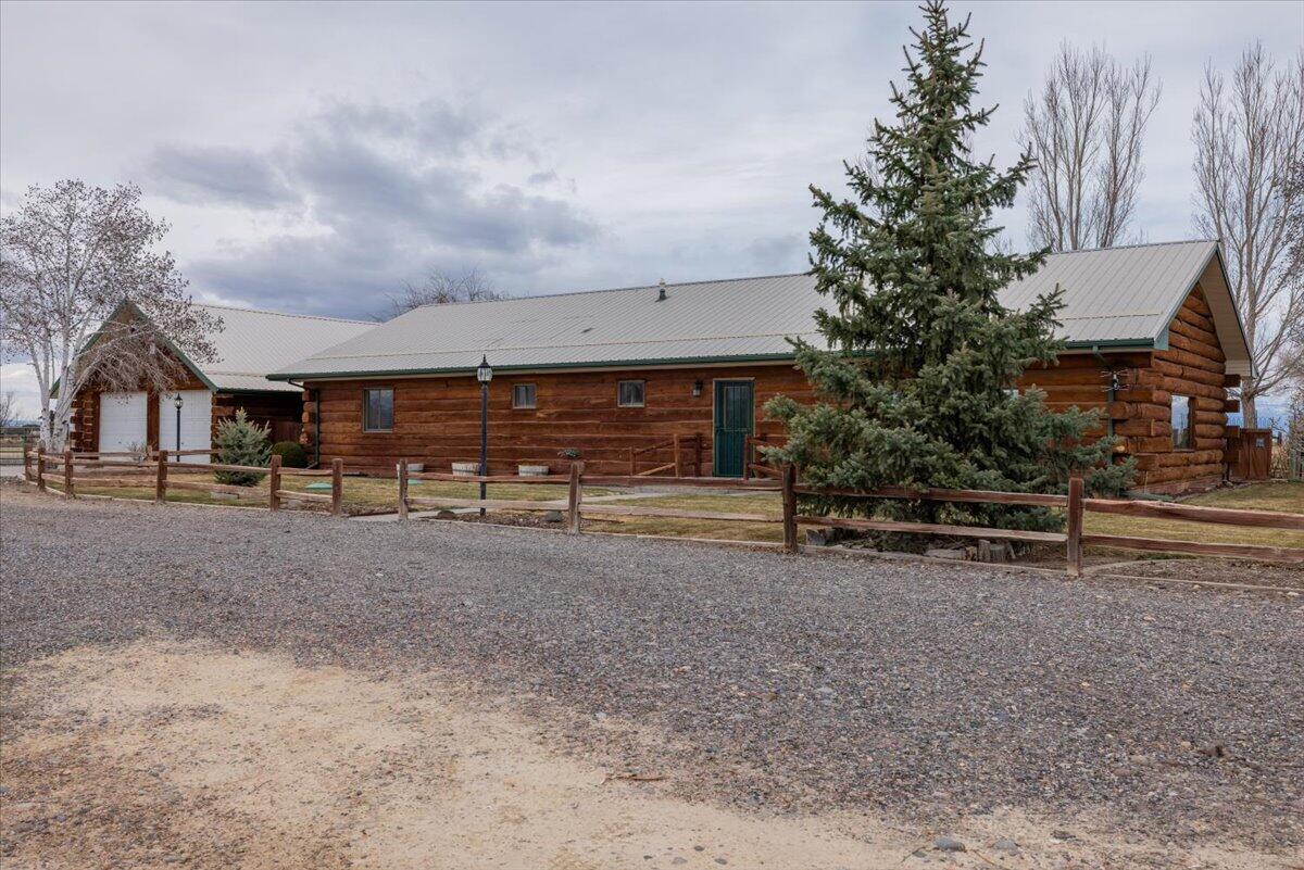 Montrose, Colorado, United States, 3 Bedrooms Bedrooms, ,3 BathroomsBathrooms,Residential,For Sale,1792870