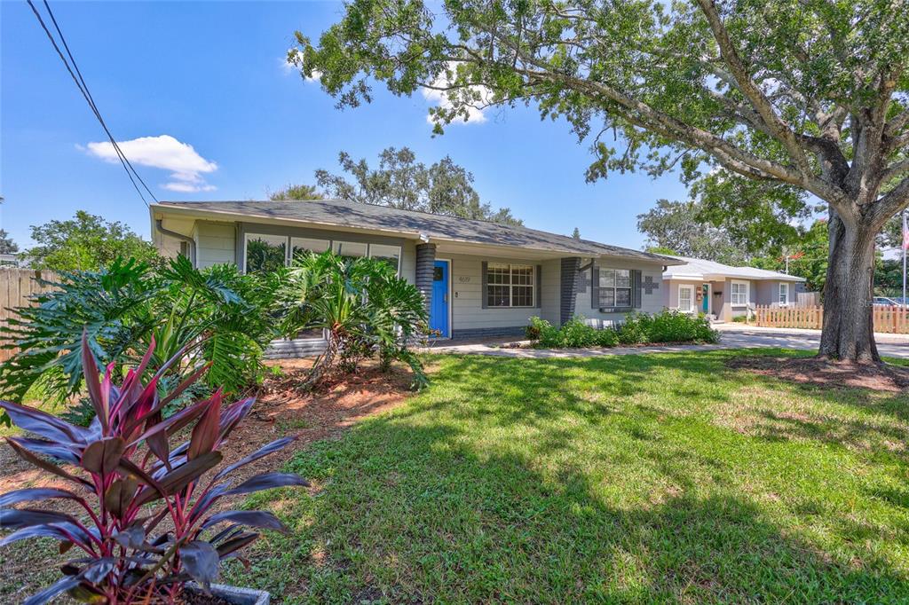 Tampa, Florida, 33611, United States, 3 Bedrooms Bedrooms, ,2 BathroomsBathrooms,Residential,For Sale,1876047