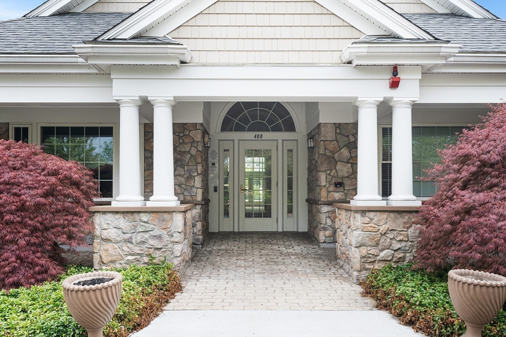 Braintree, Massachusetts, 02184, United States, 2 Bedrooms Bedrooms, ,2 BathroomsBathrooms,Residential,For Sale,1981592