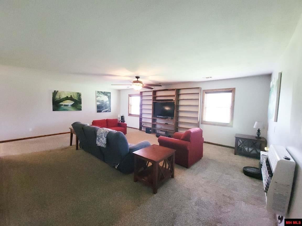 Franklin, Arkansas, 72536, United States, 5 Bedrooms Bedrooms, ,3 BathroomsBathrooms,Residential,For Sale,2039993