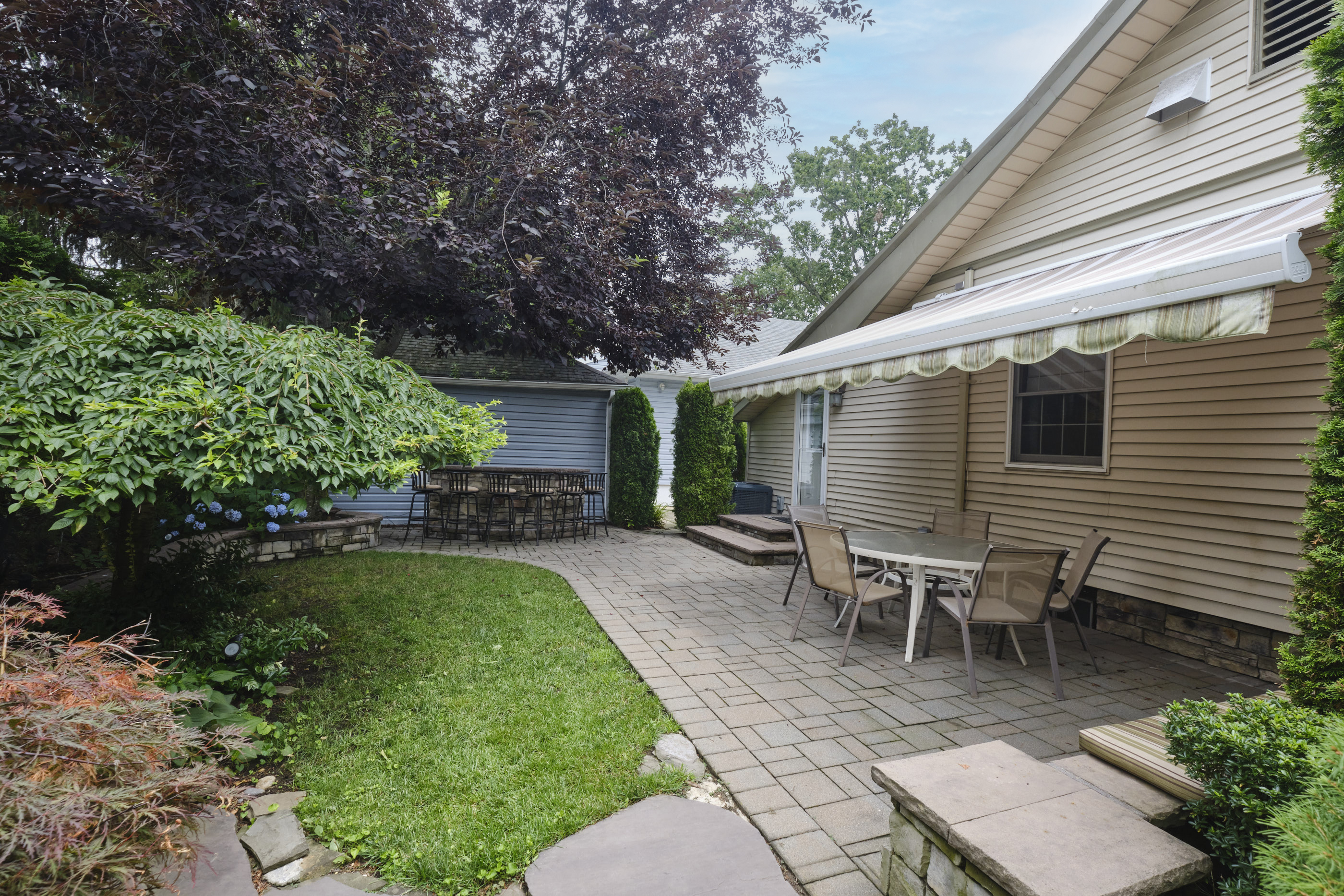 Bellerose Village, New York, 11001, United States, 3 Bedrooms Bedrooms, ,2 BathroomsBathrooms,Residential,For Sale,1974559