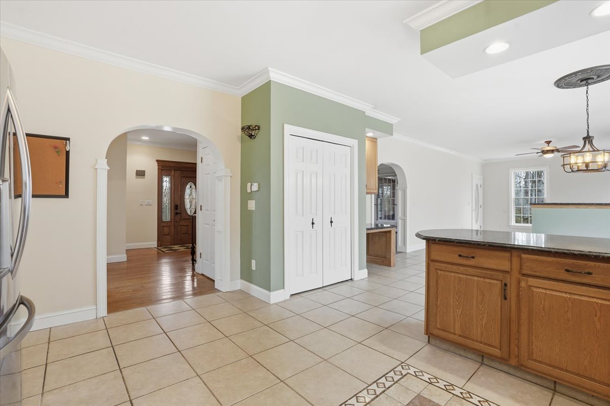 Milford, Pennsylvania, 18337, United States, 4 Bedrooms Bedrooms, ,3 BathroomsBathrooms,Residential,For Sale,2013781