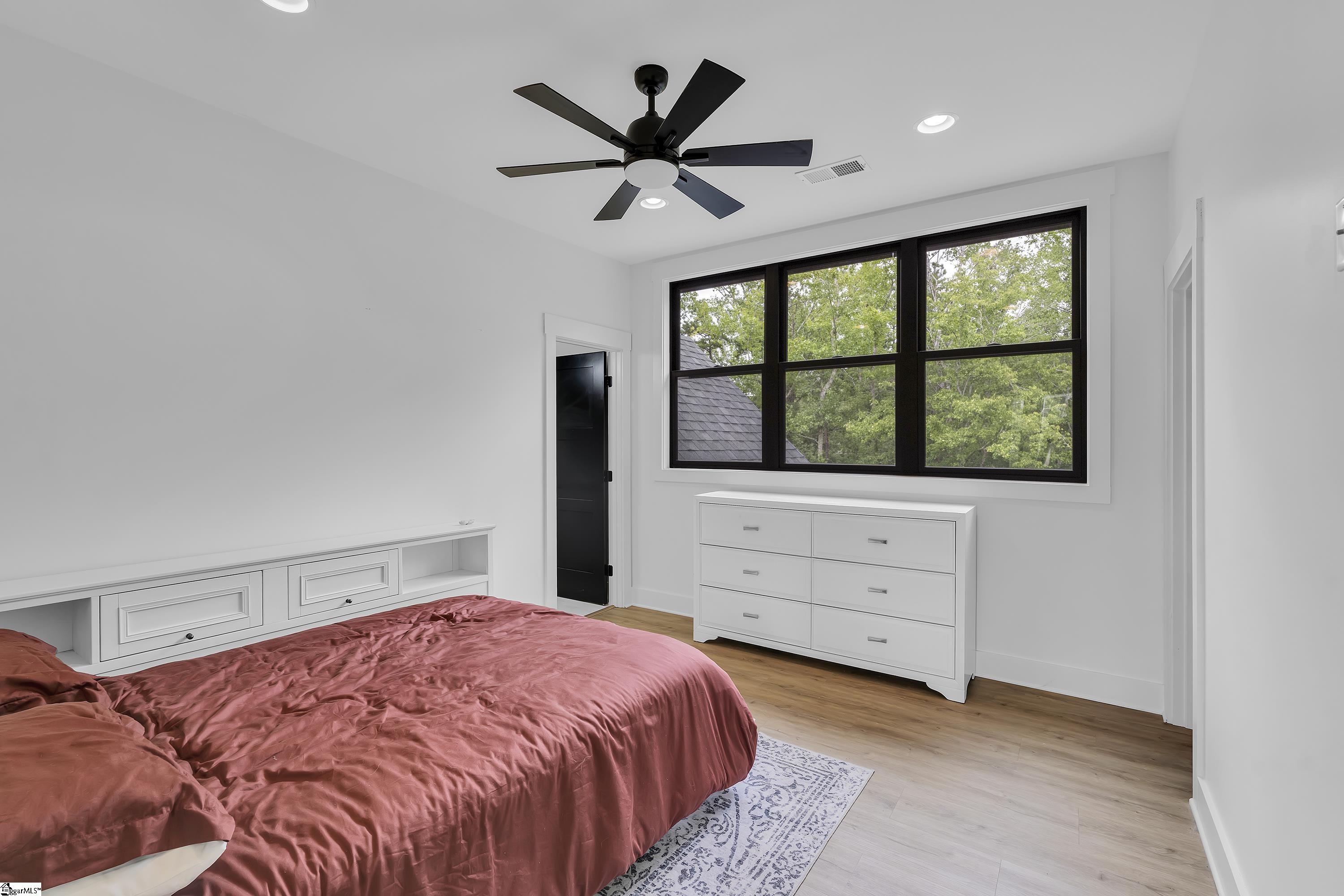Simpsonville, South Carolina, 29681, United States, 5 Bedrooms Bedrooms, ,5 BathroomsBathrooms,Residential,For Sale,1913796