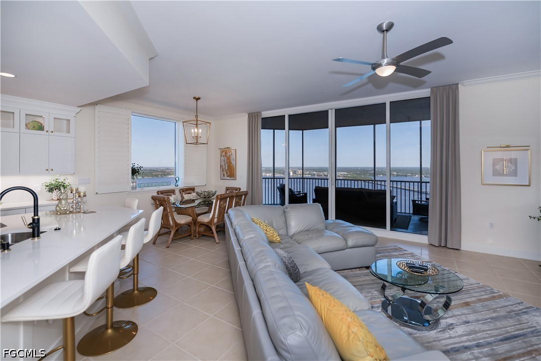 Fort Myers, Florida, 33901, United States, 3 Bedrooms Bedrooms, ,2 BathroomsBathrooms,Residential,For Sale,2037285