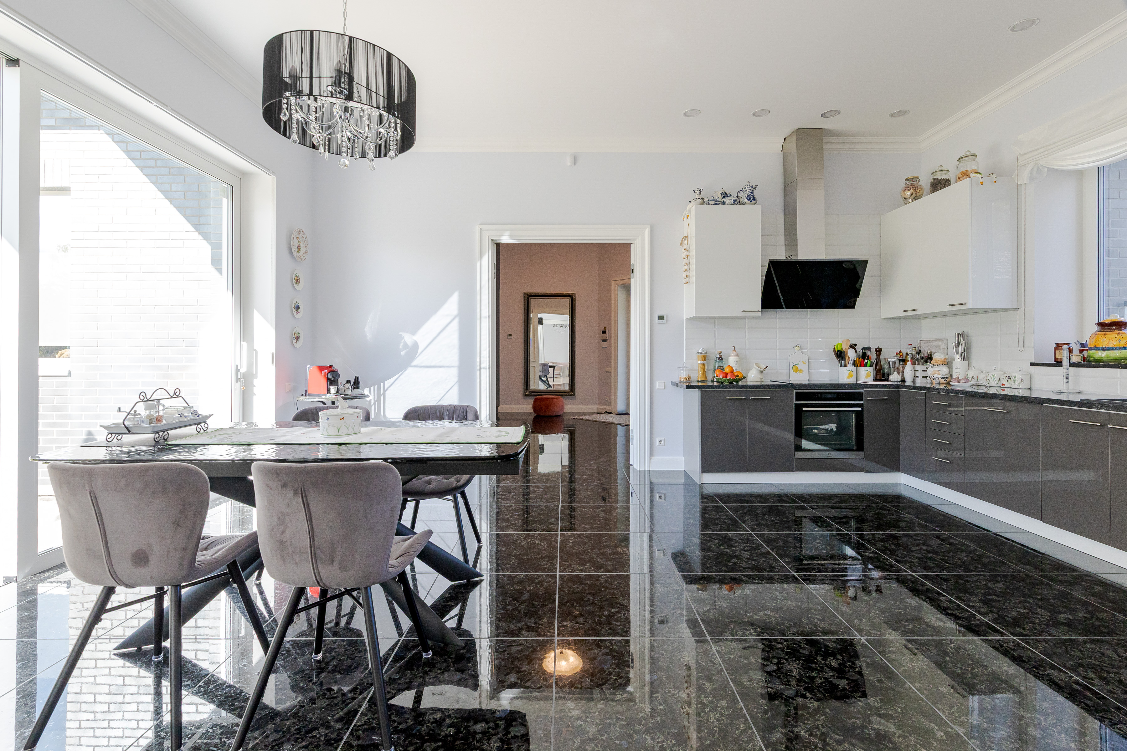  Contemporary Residence Surrounded by Private woodland - 物件實景