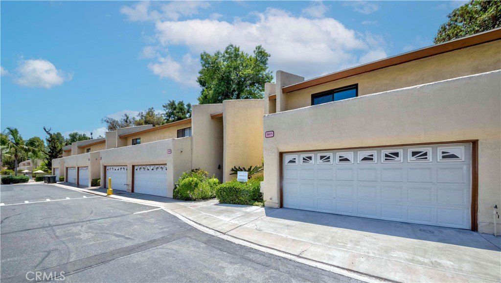 Fullerton, California, 92833, United States, 2 Bedrooms Bedrooms, ,3 BathroomsBathrooms,Residential,For Sale,1890982