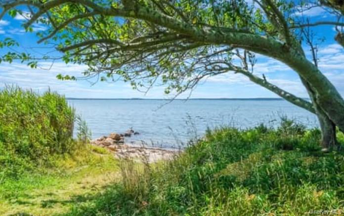 Orient, New York, 11957, United States, 4 Bedrooms Bedrooms, ,2 BathroomsBathrooms,Residential,For Sale,1914285