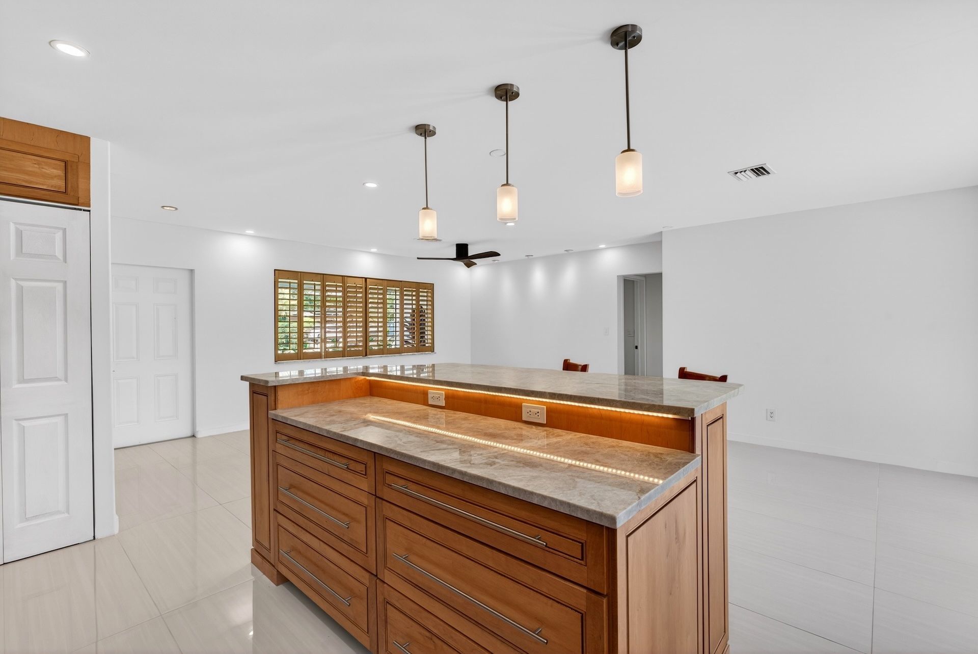  648 NW 30th Court, Wilton Manors, FL, 33311 - 物件實景