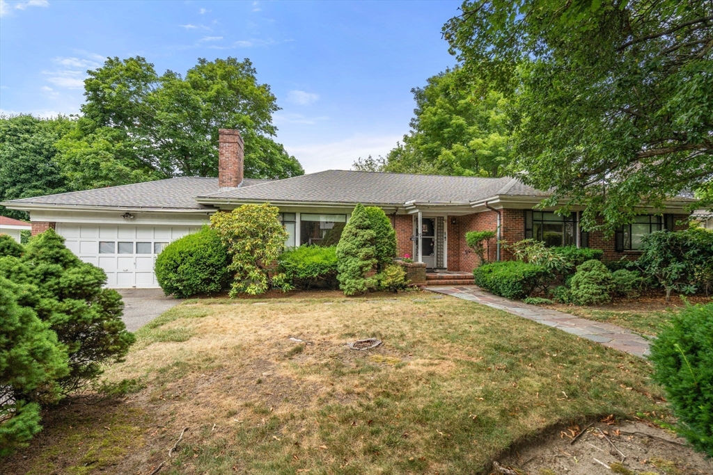 Brookline, Massachusetts, 02467, United States, 4 Bedrooms Bedrooms, ,3 BathroomsBathrooms,Residential,For Sale,1890241