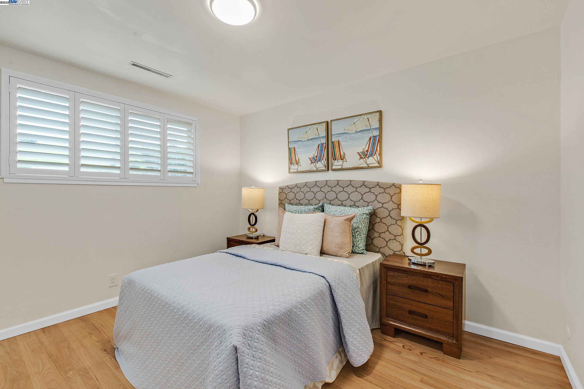 Hayward, California, 94544, United States, 6 Bedrooms Bedrooms, ,2 BathroomsBathrooms,Residential,For Sale,1868213