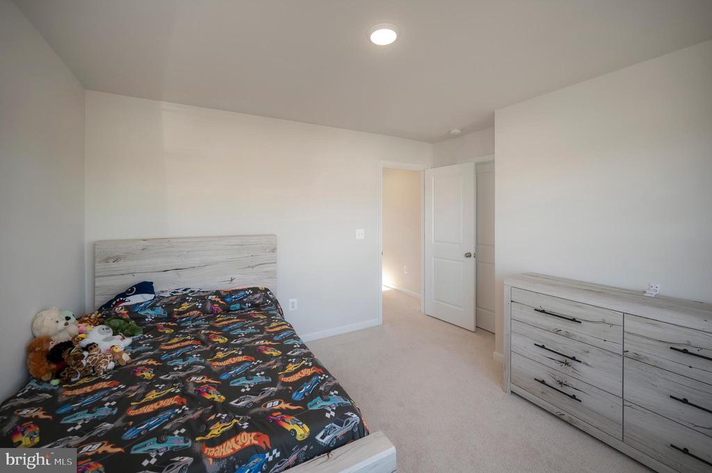 Fredericksburg, Virginia, 22406, United States, 4 Bedrooms Bedrooms, ,5 BathroomsBathrooms,Residential,For Sale,2002501