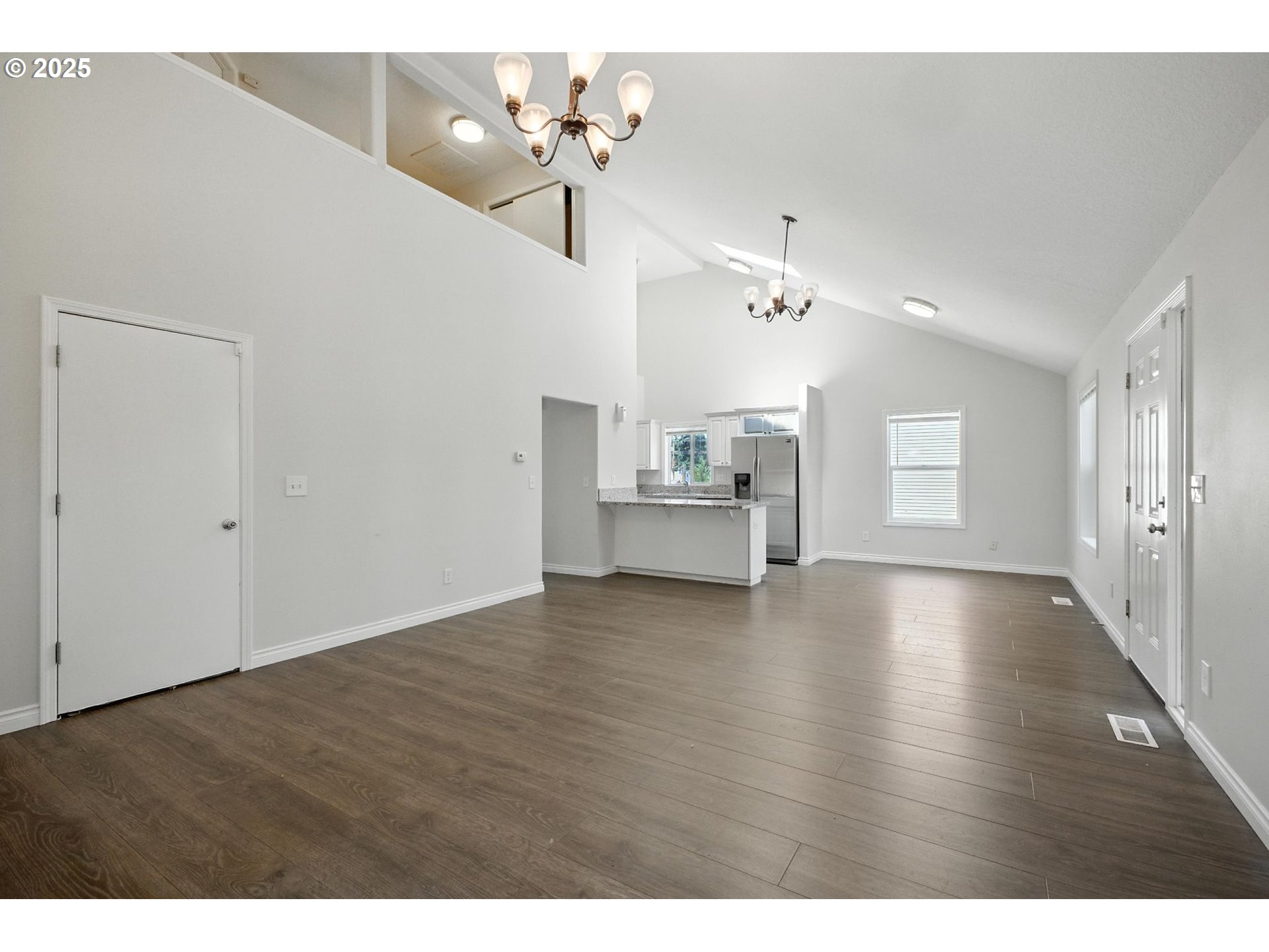 Portland, Oregon, 97266, United States, ,Residential,For Sale,1865465