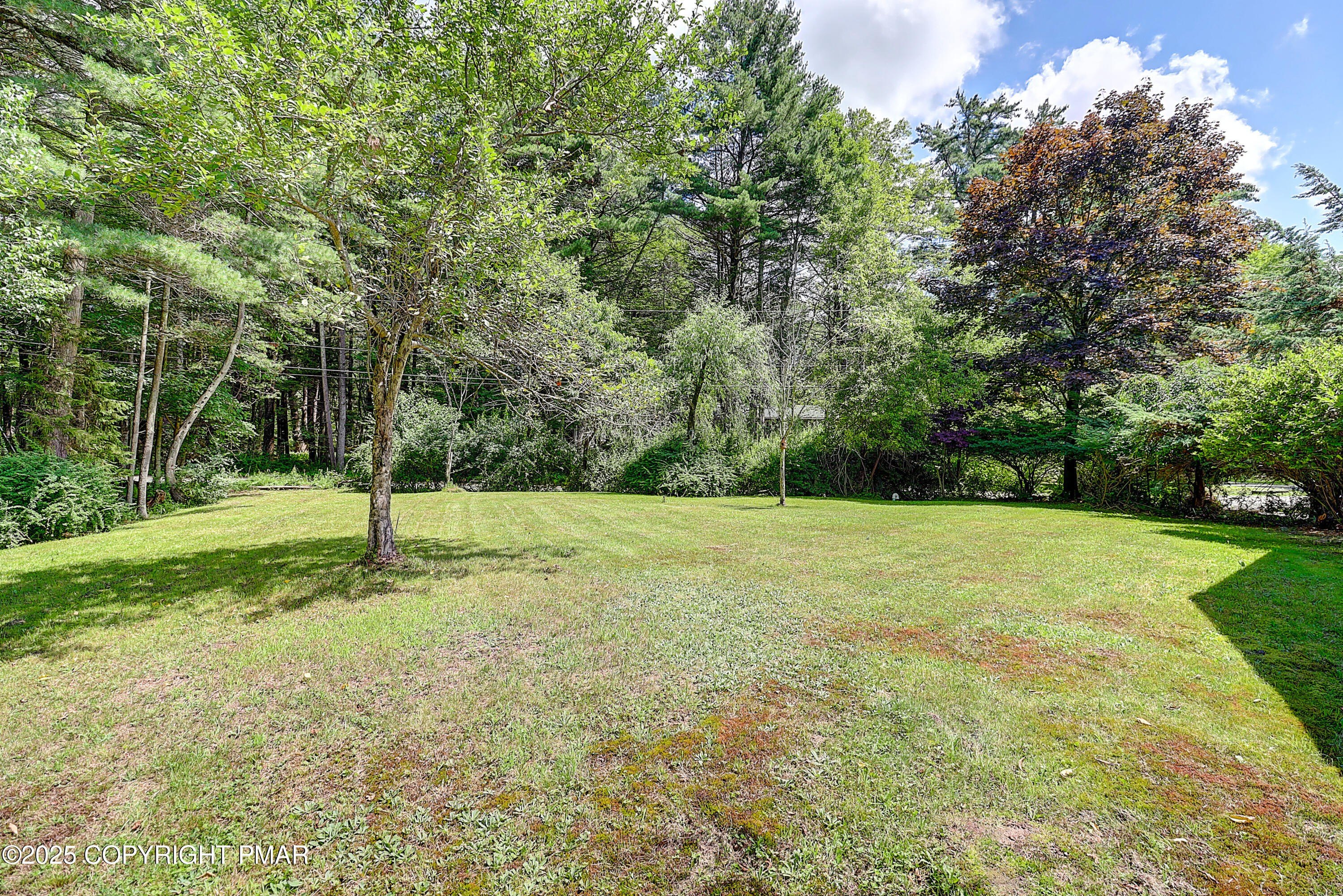 Blakeslee, Pennsylvania, 18610, United States, 4 Bedrooms Bedrooms, ,4 BathroomsBathrooms,Residential,For Sale,1982561