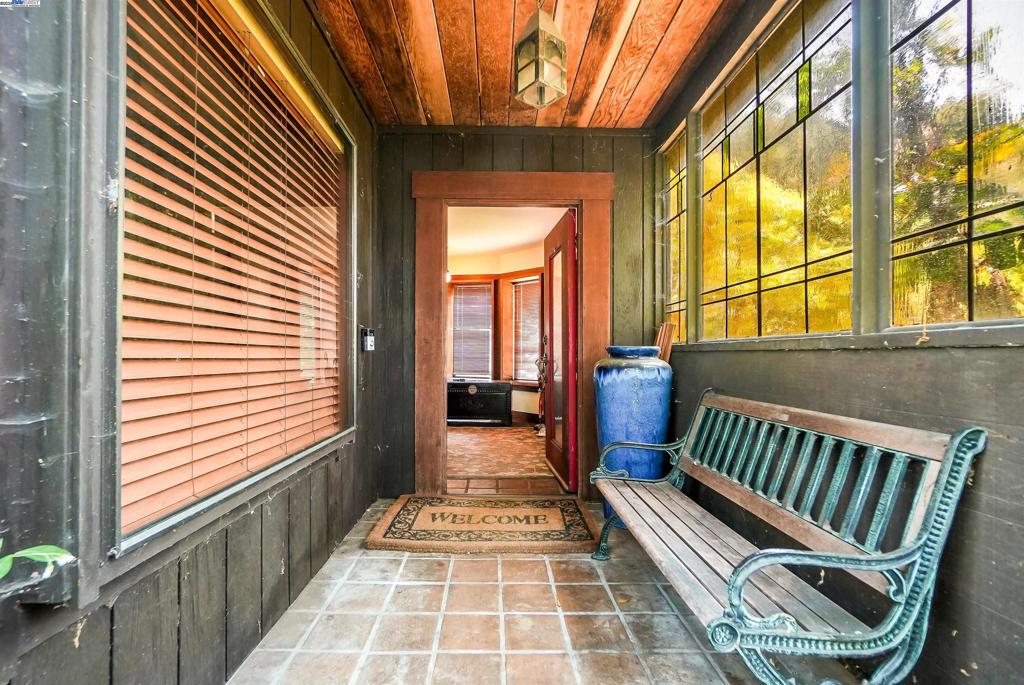 San Rafael, California, 94903-3840, United States, 3 Bedrooms Bedrooms, ,3 BathroomsBathrooms,Residential,For Sale,1987101