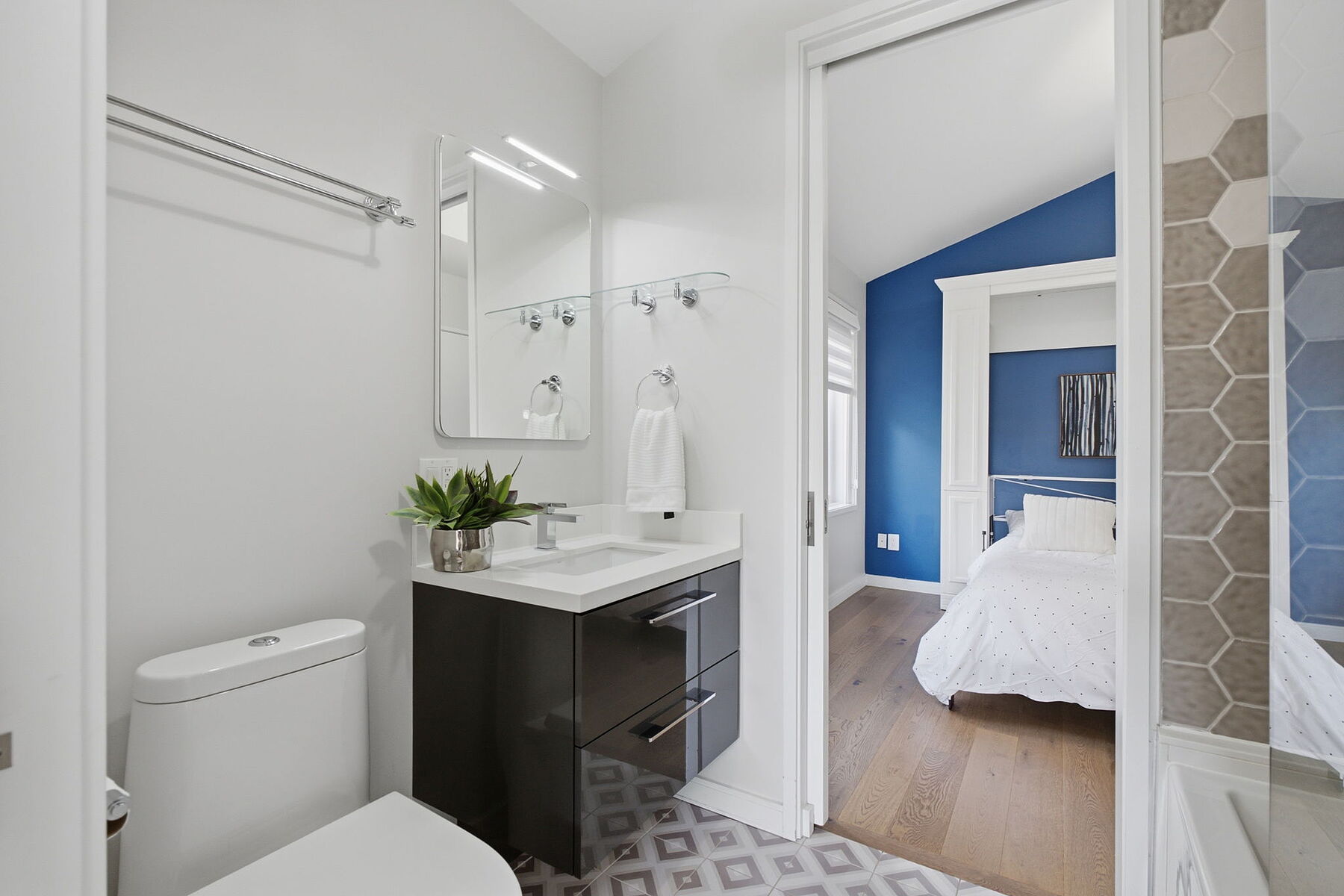  Modern Danforth Village Living - 物件實景