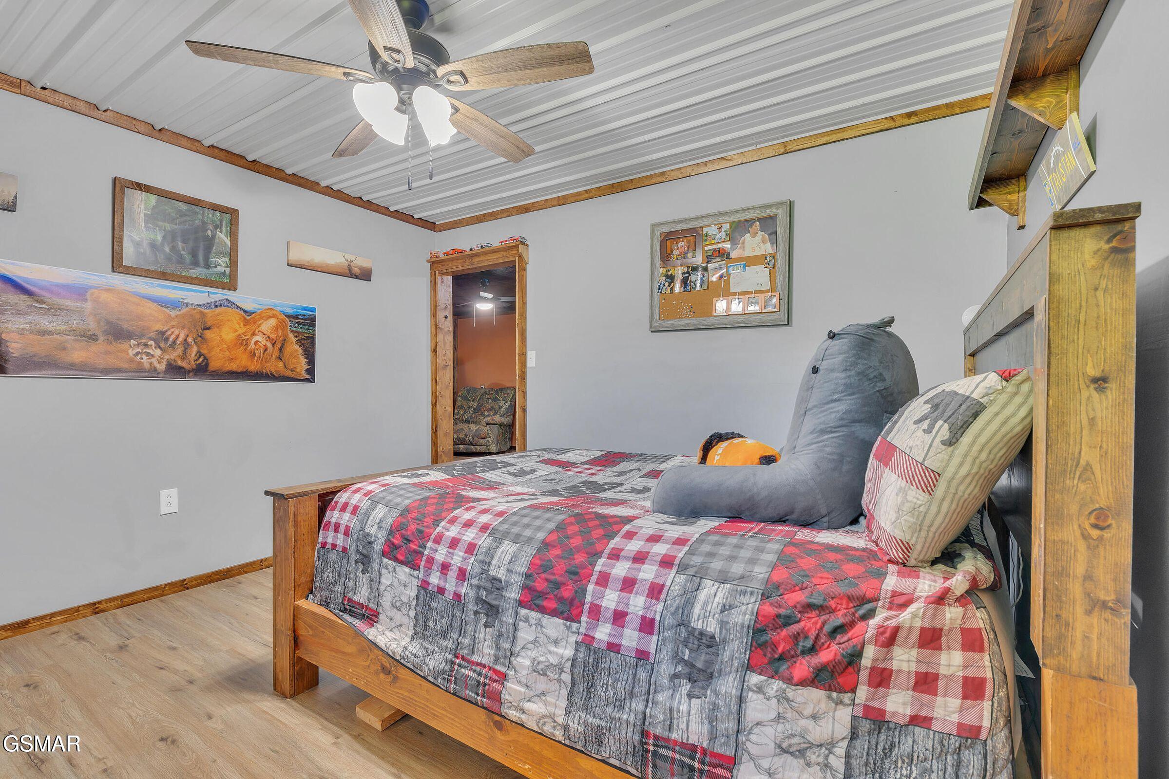 Bybee, Tennessee, 37713, United States, 4 Bedrooms Bedrooms, ,2 BathroomsBathrooms,Residential,For Sale,1980486