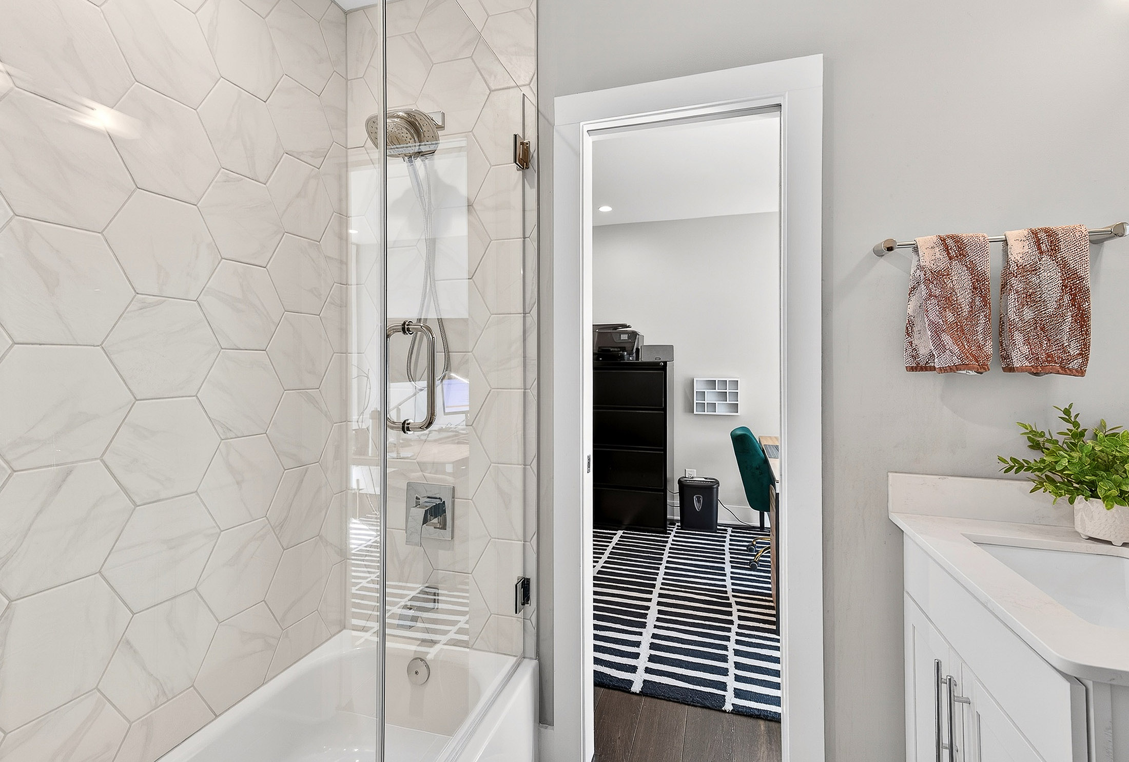  Exceptional End-Unit Townhome at Moda Decatur - 物件實景