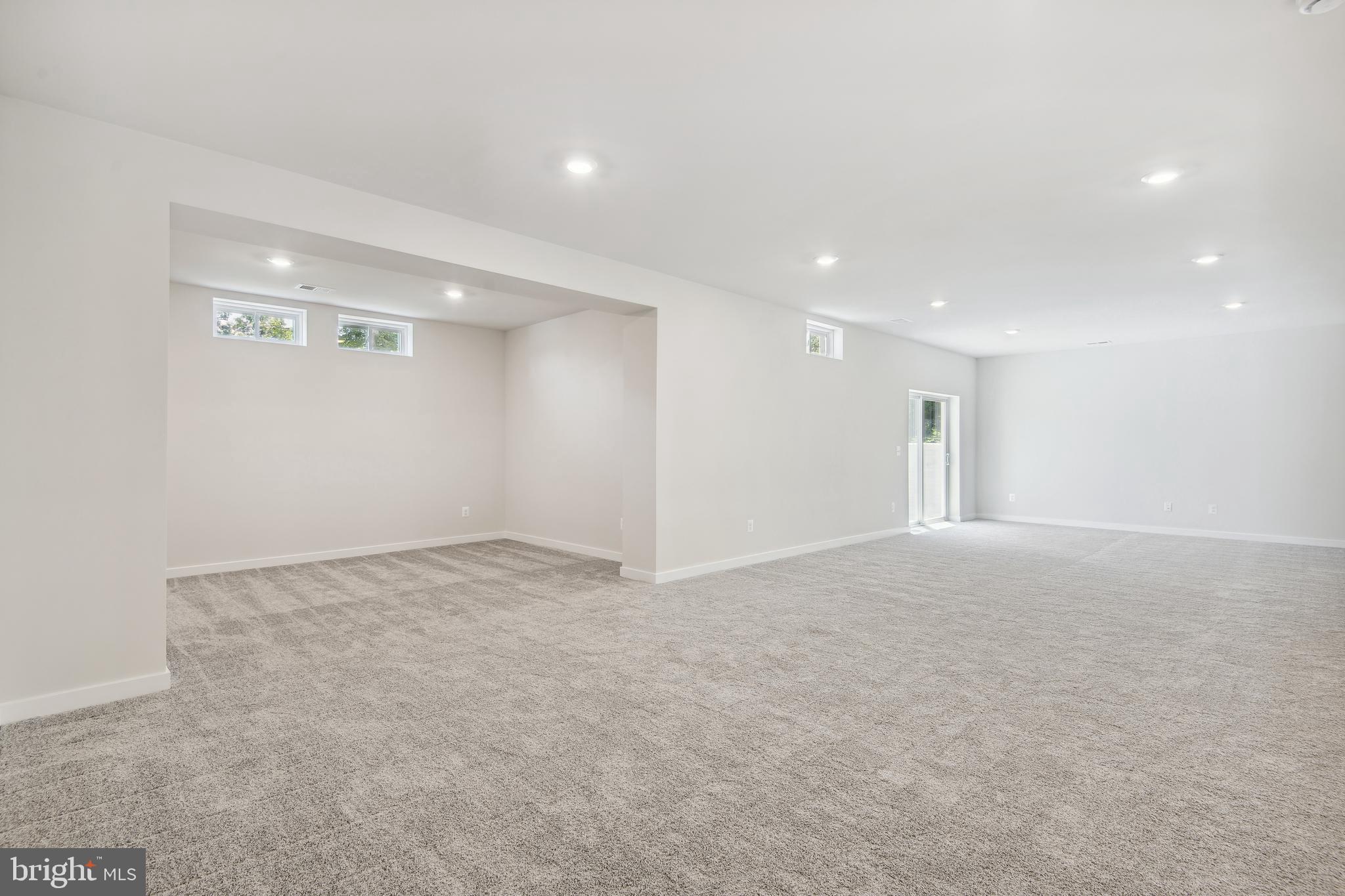 Jeffersonton, Virginia, 22724, United States, 5 Bedrooms Bedrooms, ,6 BathroomsBathrooms,Residential,For Sale,1975660