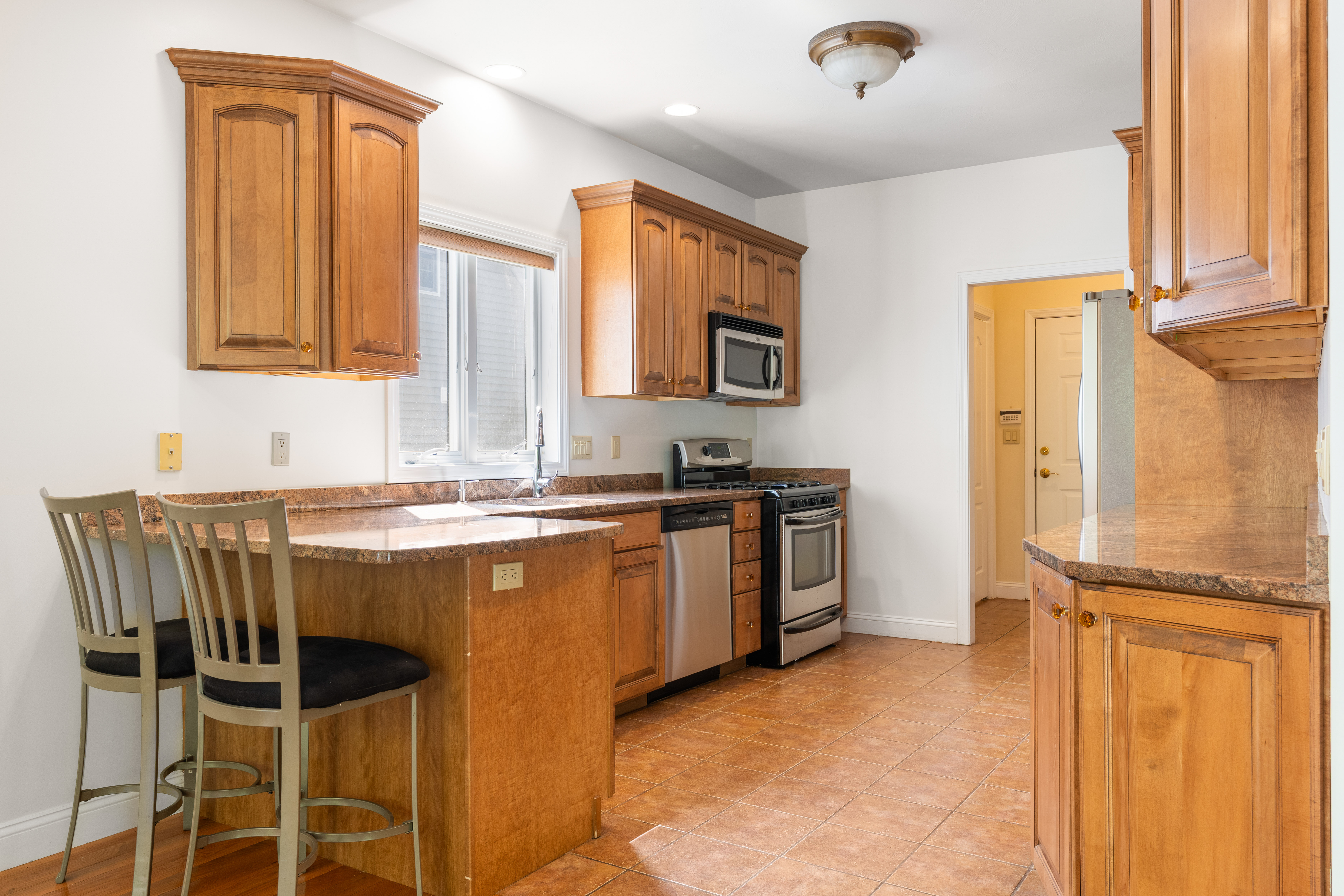  21 Steinbeck Street, Tyngsborough, MA, 01879 - 物件實景