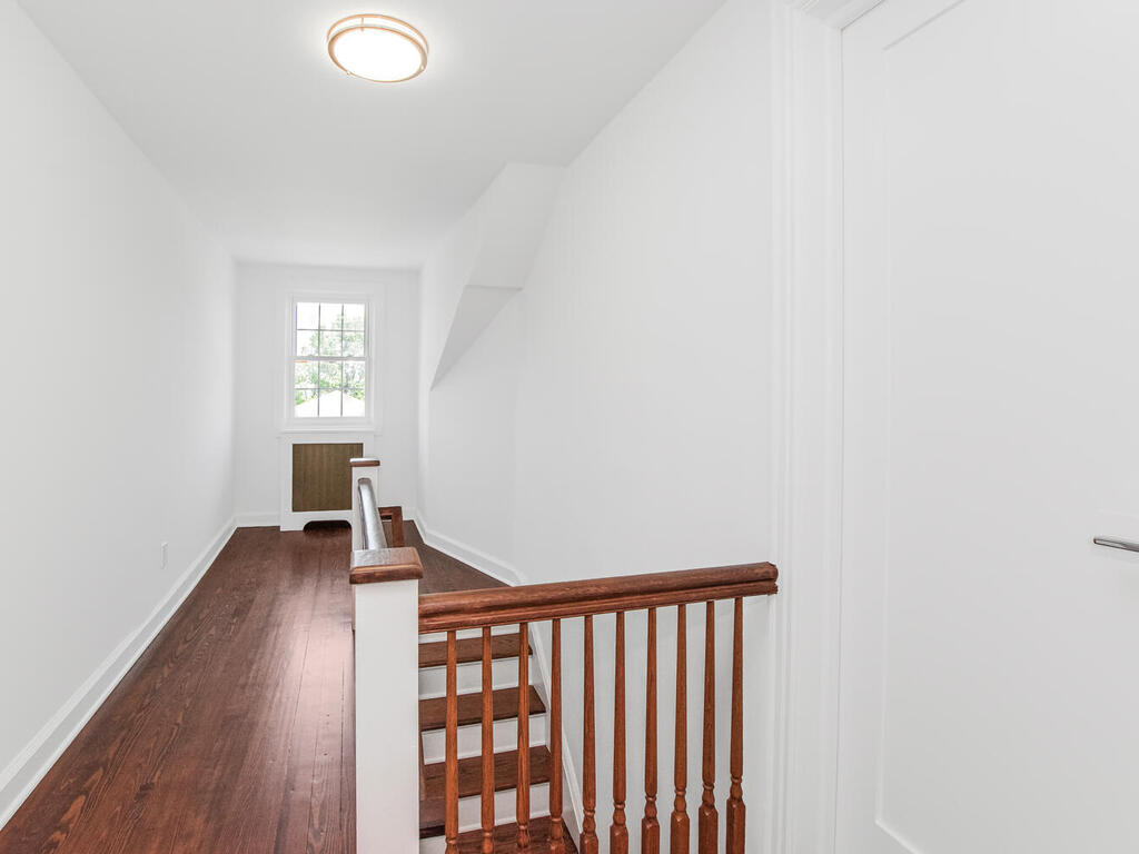 Yonkers, New York, 10701, United States, 6 Bedrooms Bedrooms, ,3 BathroomsBathrooms,Residential,For Sale,1904249