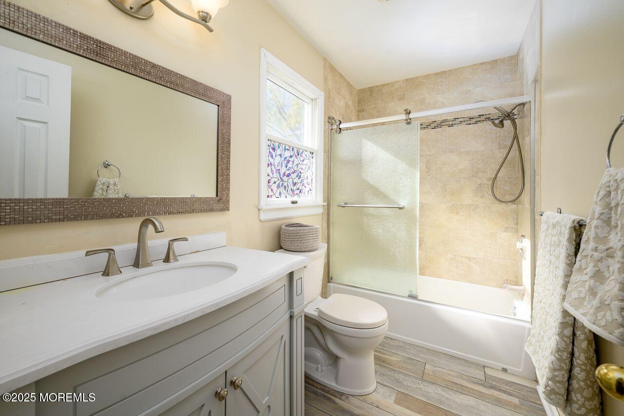 Manalapan, New Jersey, 07726, United States, 4 Bedrooms Bedrooms, ,2 BathroomsBathrooms,Residential,For Sale,1988076