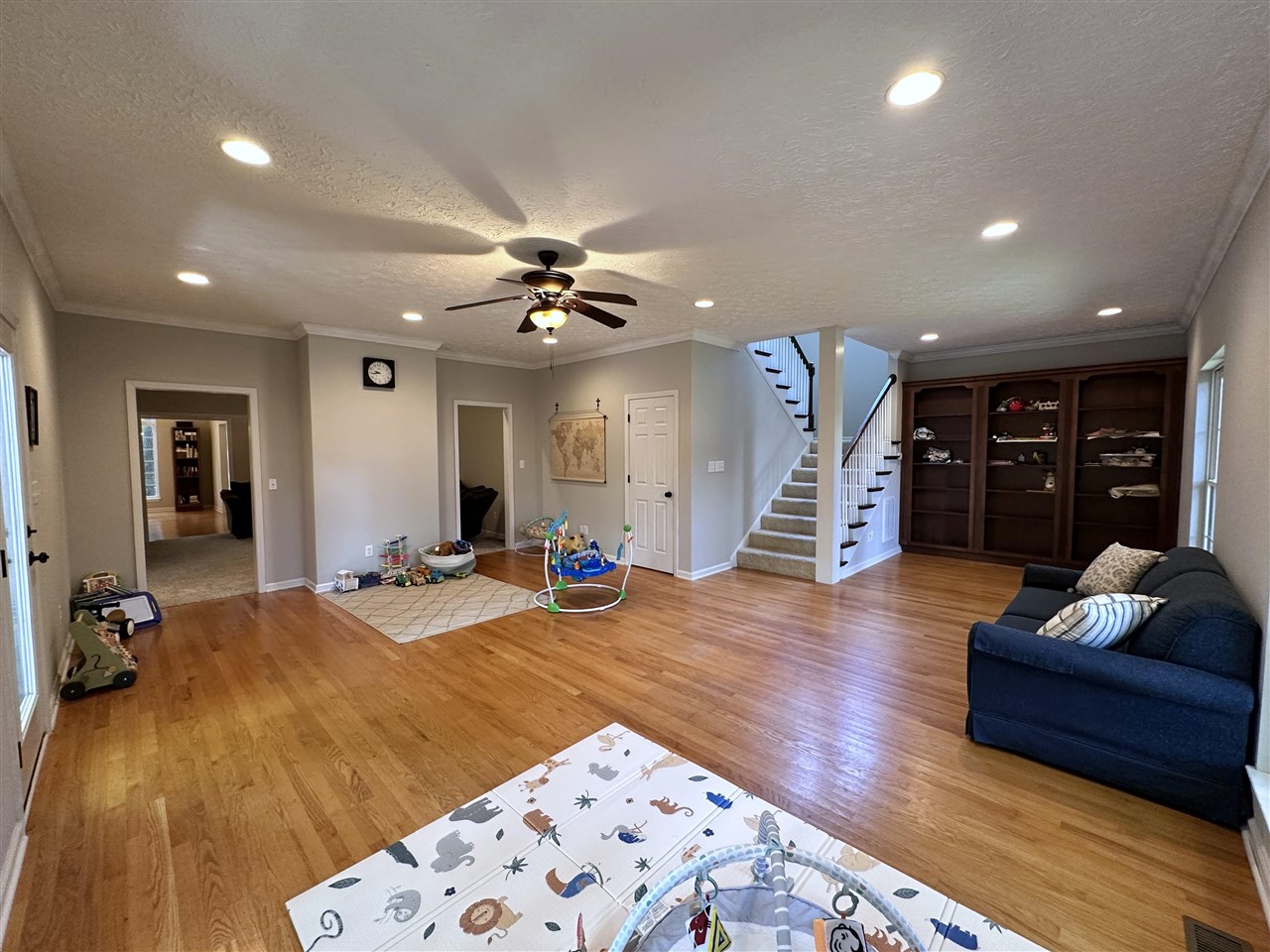 Bowling Green, Kentucky, 42104, United States, 5 Bedrooms Bedrooms, ,3 BathroomsBathrooms,Residential,For Sale,1907465