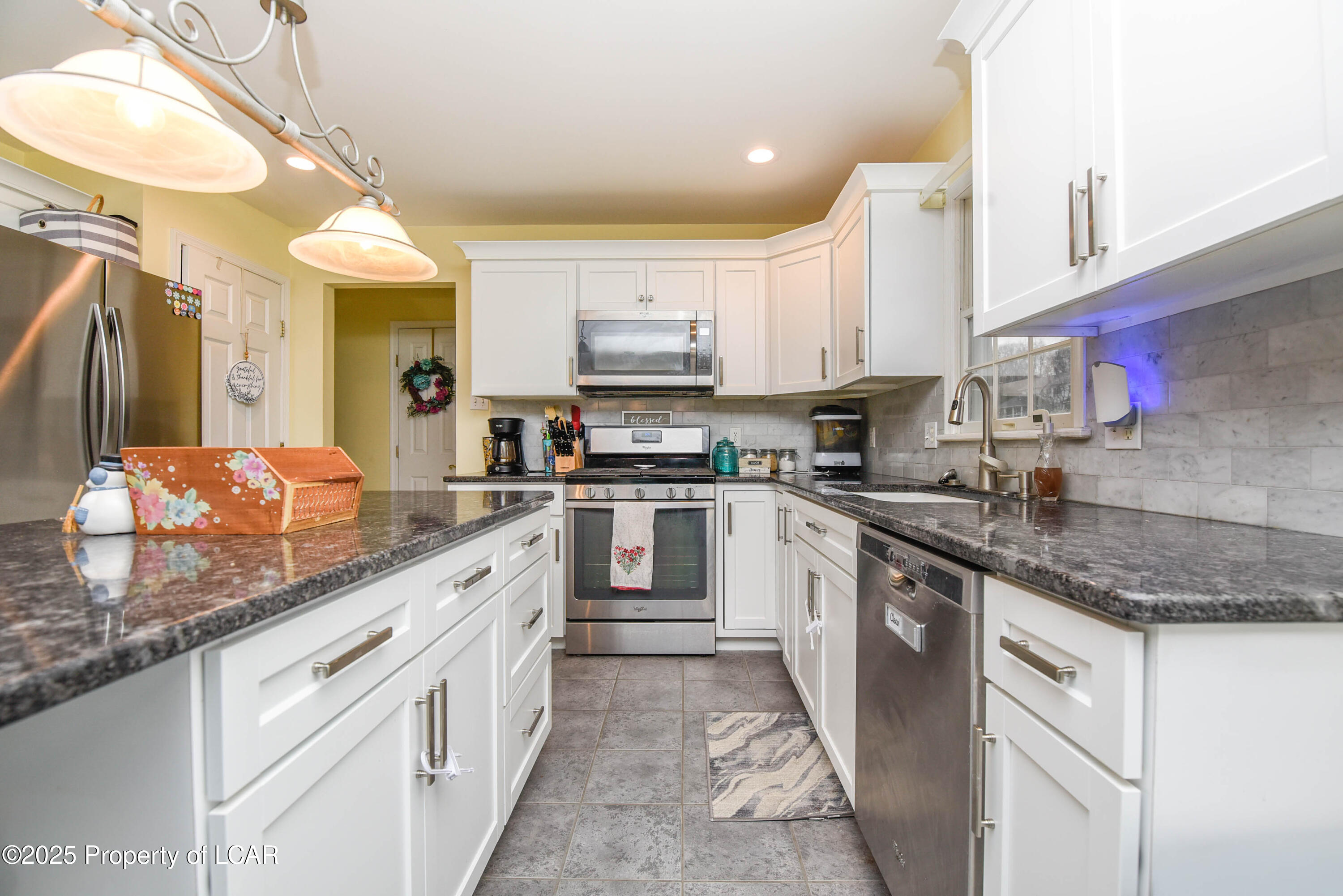 Dallas, Pennsylvania, 18612, United States, 4 Bedrooms Bedrooms, ,3 BathroomsBathrooms,Residential,For Sale,2005553