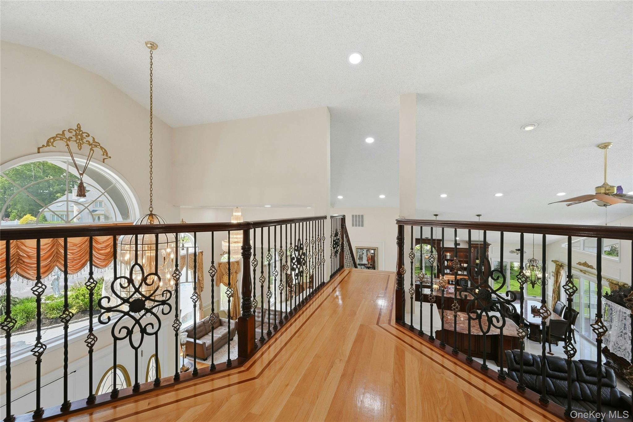  12 Phillips Lane, Lake Grove, NY, 11755 - 物件實景